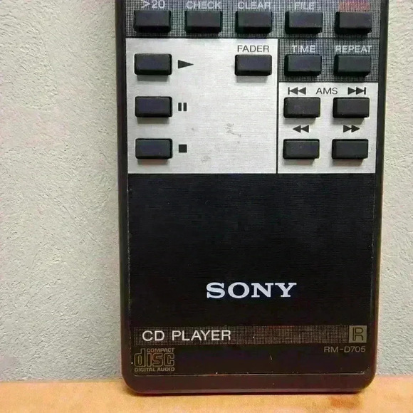 Sony RM-D705 Remote Control 5-Disc CD Player WORKING - Picture 3 of 9